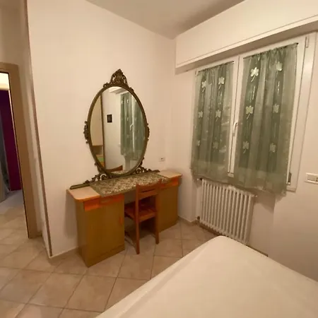 In Diverse Vie A Per Il Check In Agenzia Viale Francesco Petrarca 391 Ra Apartman *
