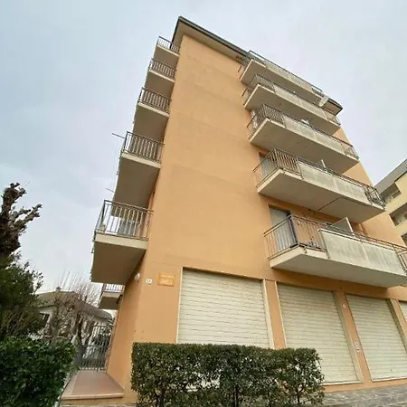 In Diverse Vie A Per Il Check In Agenzia Viale Francesco Petrarca 391 Ra Appartement Lido Adriano
